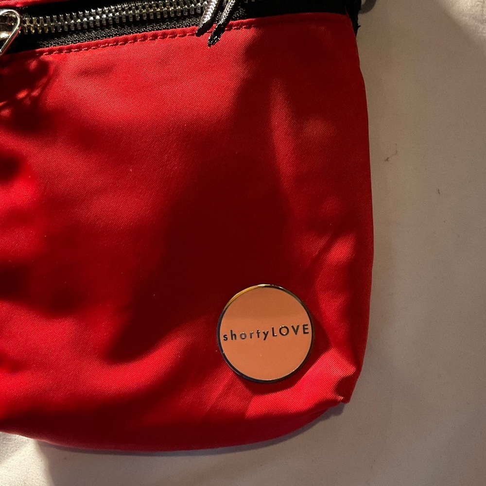 Shorty love Red Crossbody Bag - Picture 2 of 2